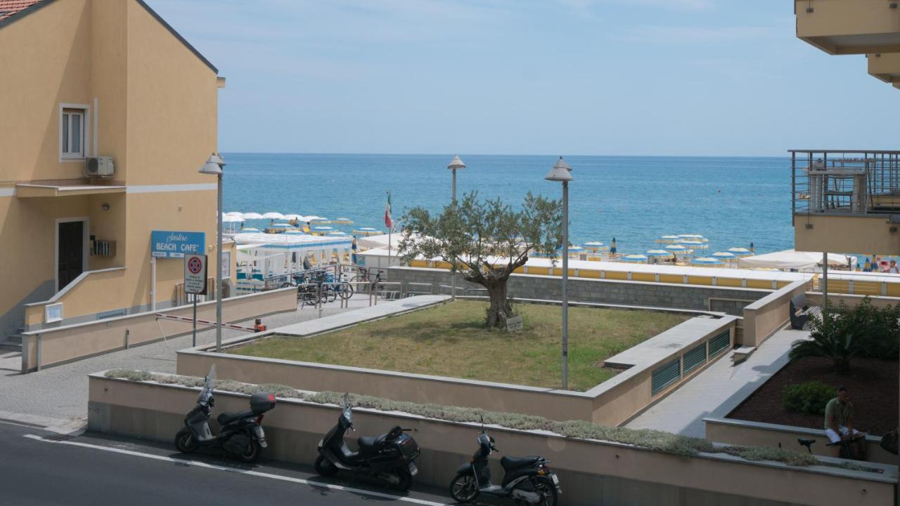 Babyaccommodation Family Experience IV Pietra Ligure Εξωτερικό φωτογραφία