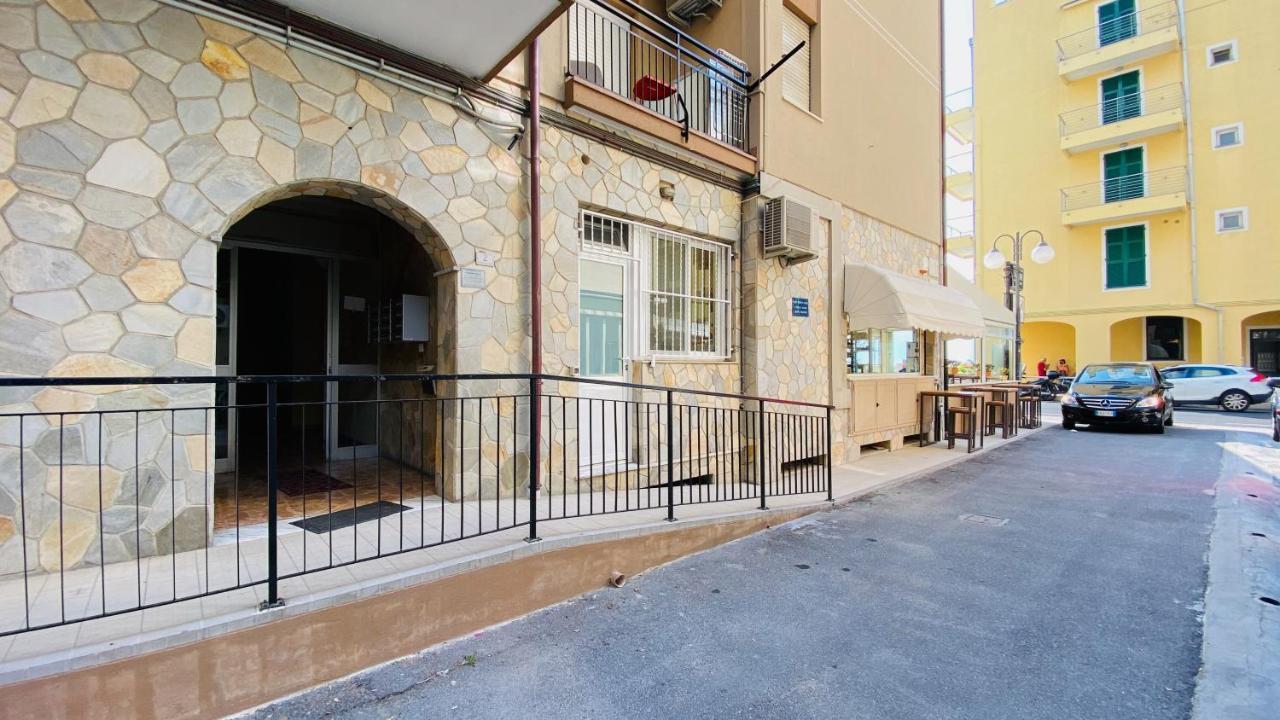 Babyaccommodation Family Experience IV Pietra Ligure Εξωτερικό φωτογραφία